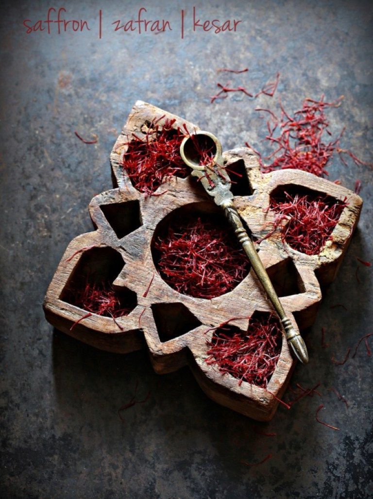 Kashmiri Saffron - Premium Quality, Rich Aroma , Deep Red Stigmas, Handpicked For Culinary Excellence