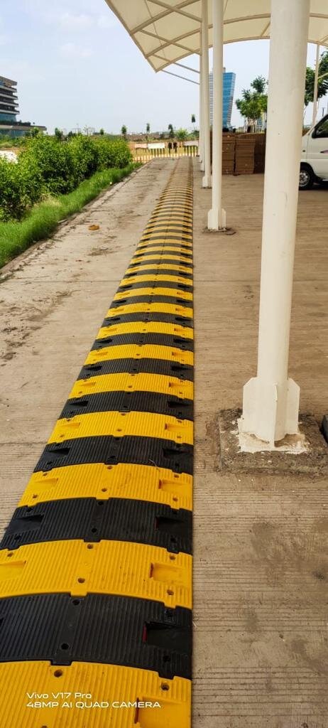 Speed Breaker Plastic Base - Color: Yellow & Black