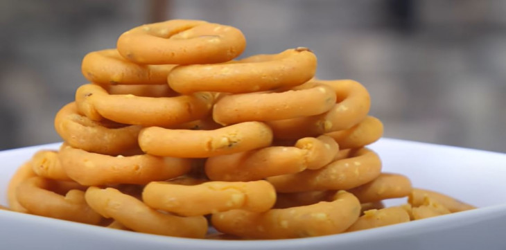 White Automatic Ring Murukku Machine