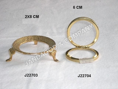 कांसे से बना एग स्टैंड