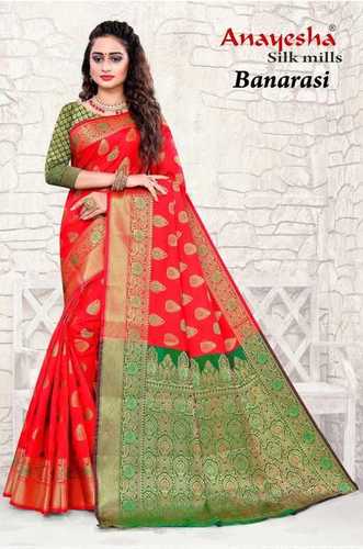पारंपरिक बनारसी साड़ी
