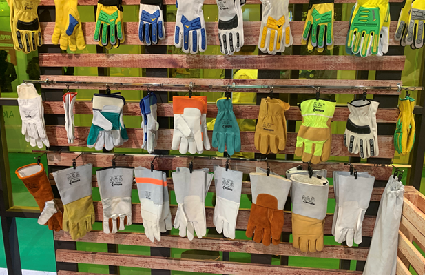 Knitted Gloves - Color: White