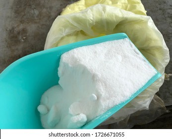 Potassium Hydroxide Powder - 90% Purity, White To Yellow Crystalline Solid | Industrial Applications In Soap Making, Electrolytes, And Alkaline Battery Production