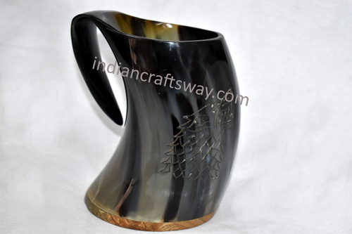 Multi Horn Mug Wolf Design With Wooden Base