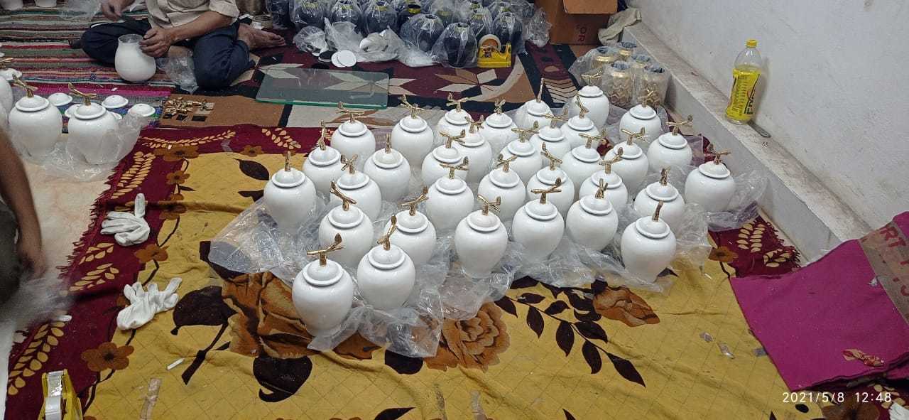 Brass White Cremation With One Wing Urn Funeral Supplies