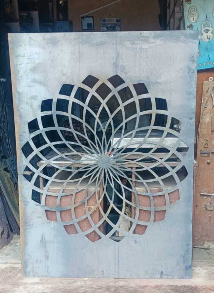 शीट मेटल कंपोनेंट्स में लेजर कटिंग सर्विसेज