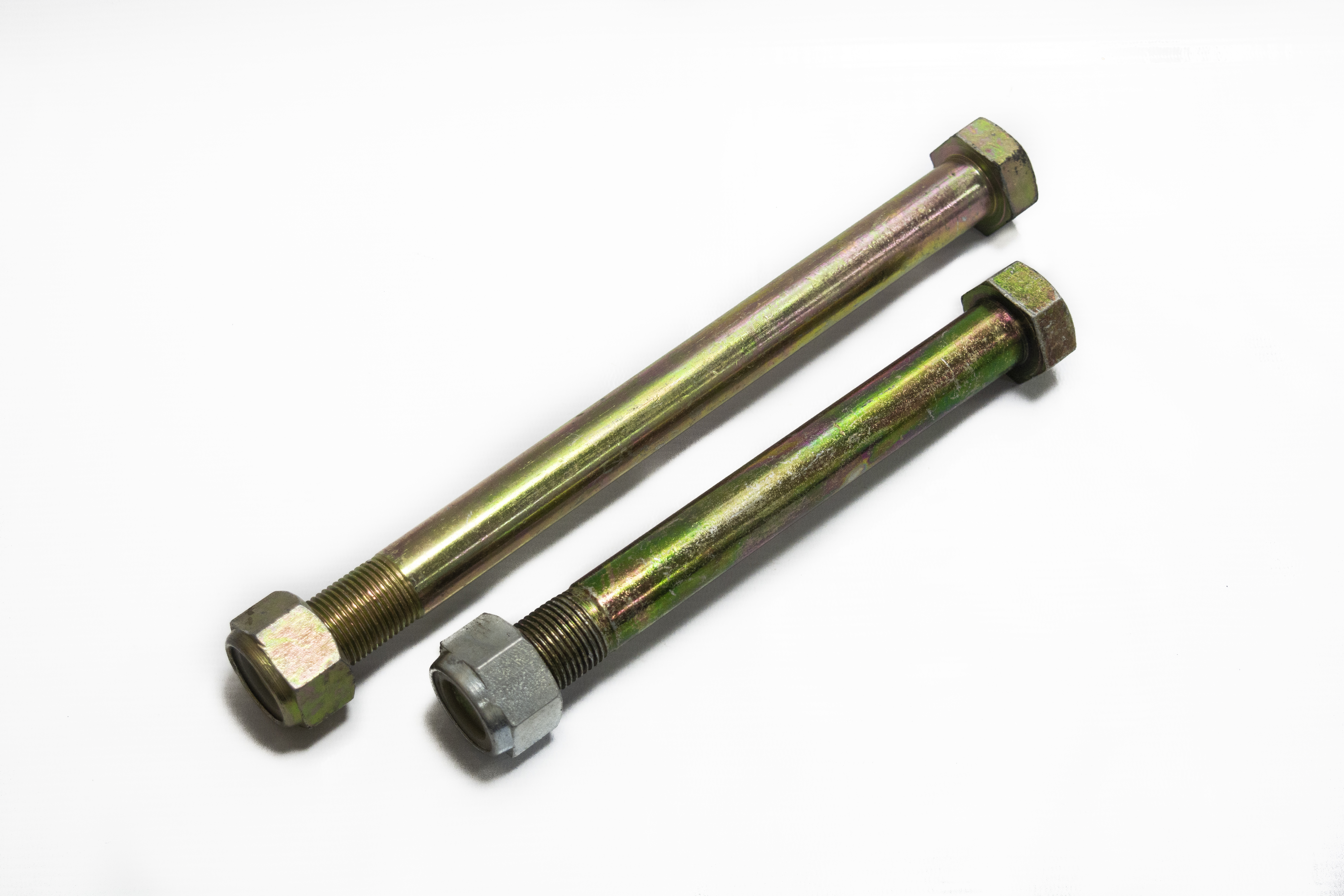 Flat And Screw Automotive Fasteners