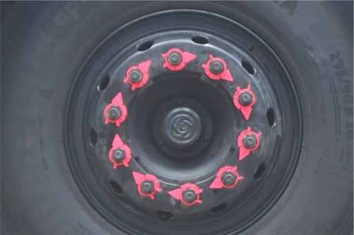 Adjustable Loose Wheel Lug Nut Indicators