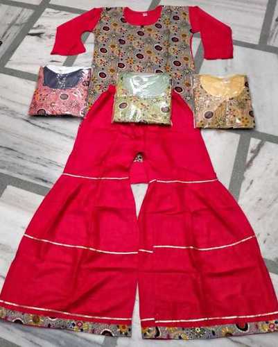 विभिन्न रंगों में उपलब्ध लेडीज़ प्रिंटेड शरारा सूट