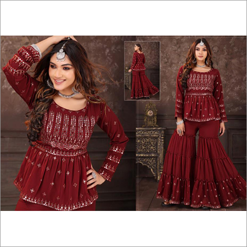 महिलाओं के फैंसी लॉन्ग सूट का आकार: अनुकूलित