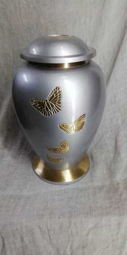अंत्येष्टि आपूर्ति के लिए पीतल चांदी पर उत्कीर्ण श्मशान कलश