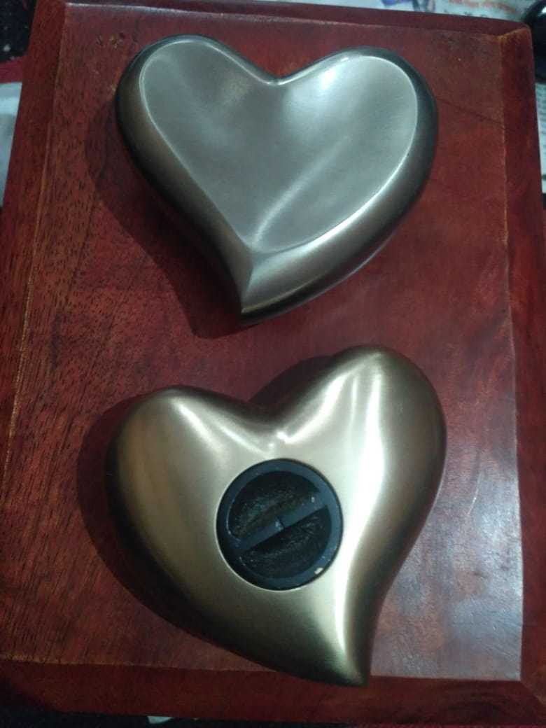 Trai Angle Shaped Urn For Pet Ashes Funeral Supplies