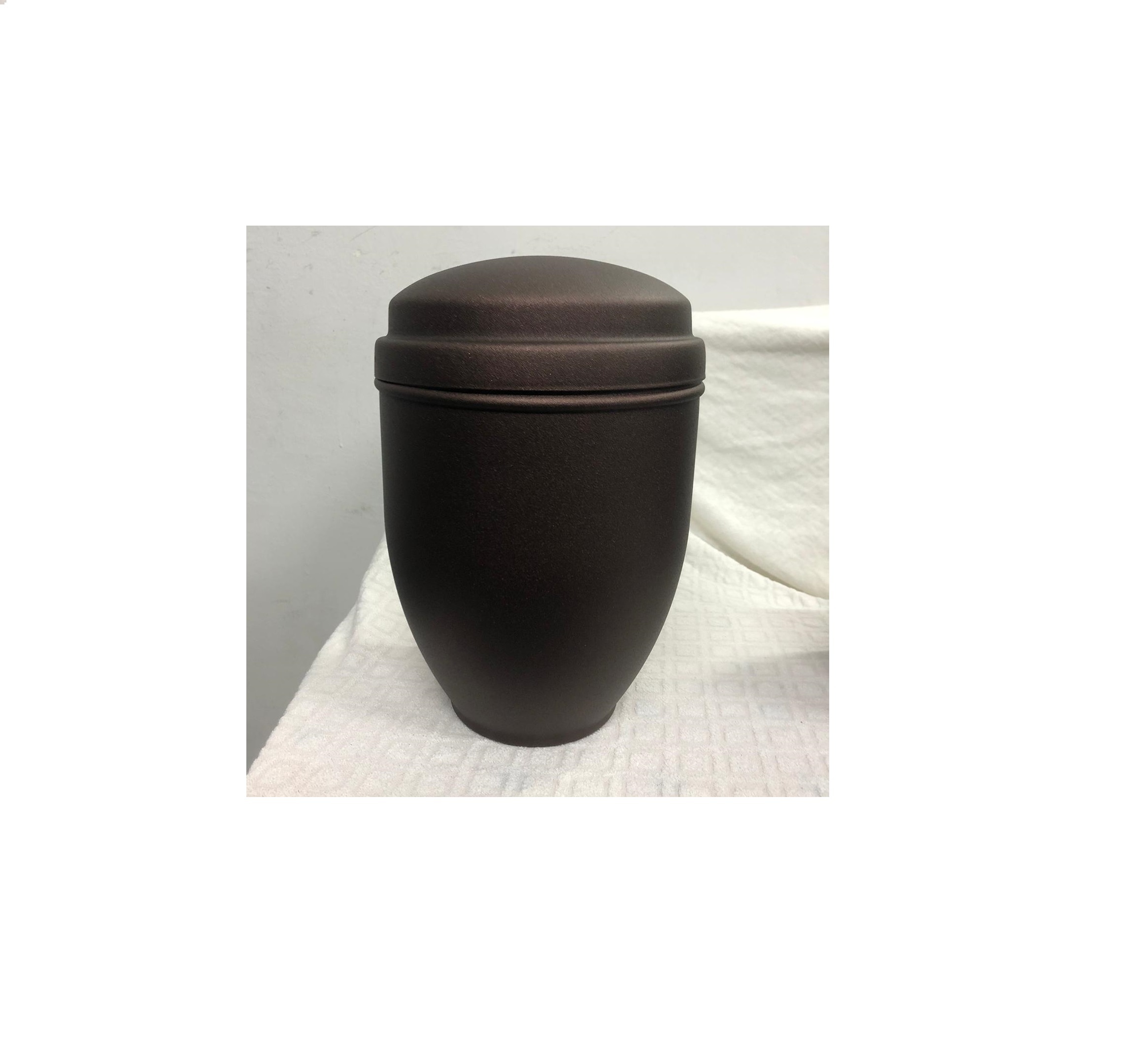 Brass Brown Urn With Golden Florish Engraved Cremation Urn Funeral Supplies