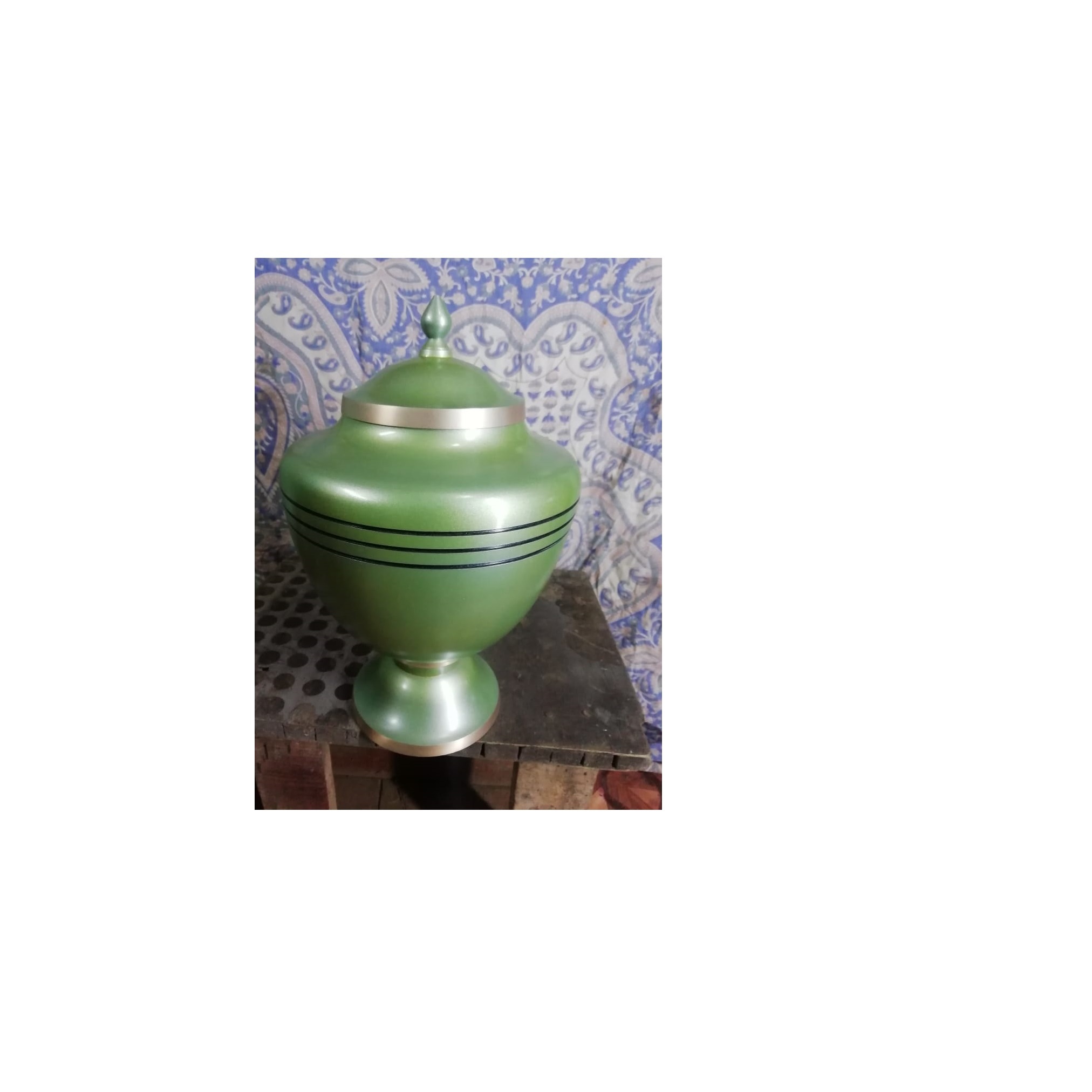 Brass Brown Urn With Golden Florish Engraved Cremation Urn Funeral Supplies