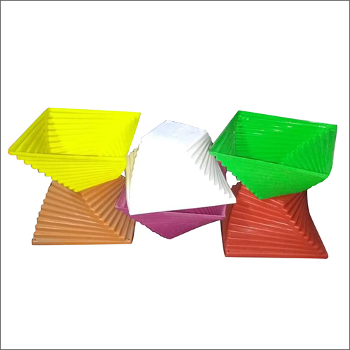 प्लास्टिक ट्विस्टर हैंगिंग पॉट