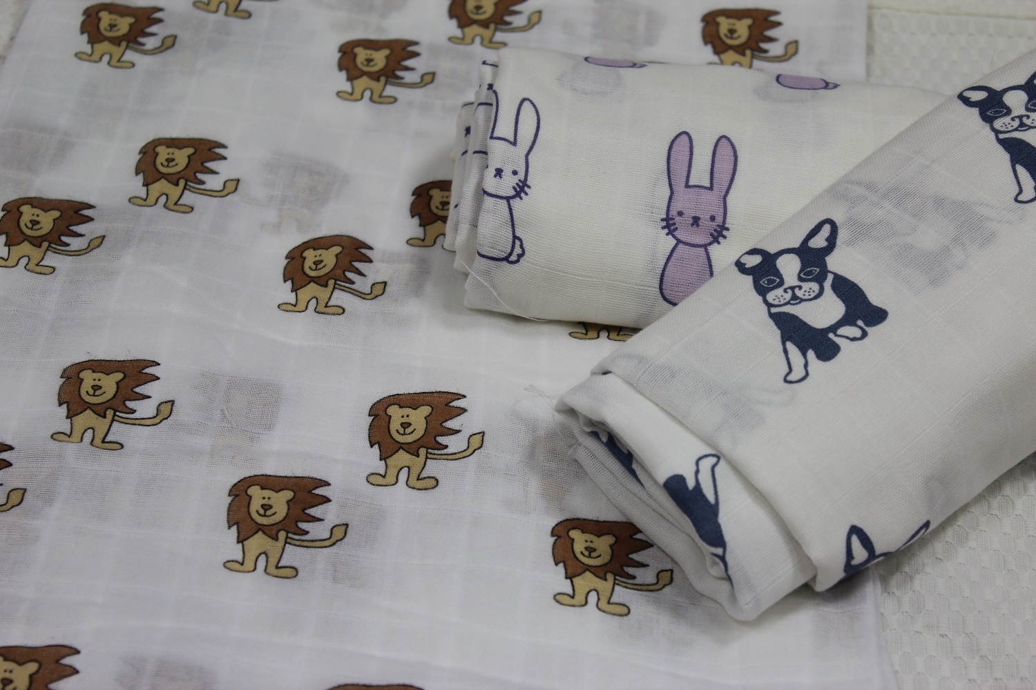 Dot Printed Swaddle Age Group: Adults