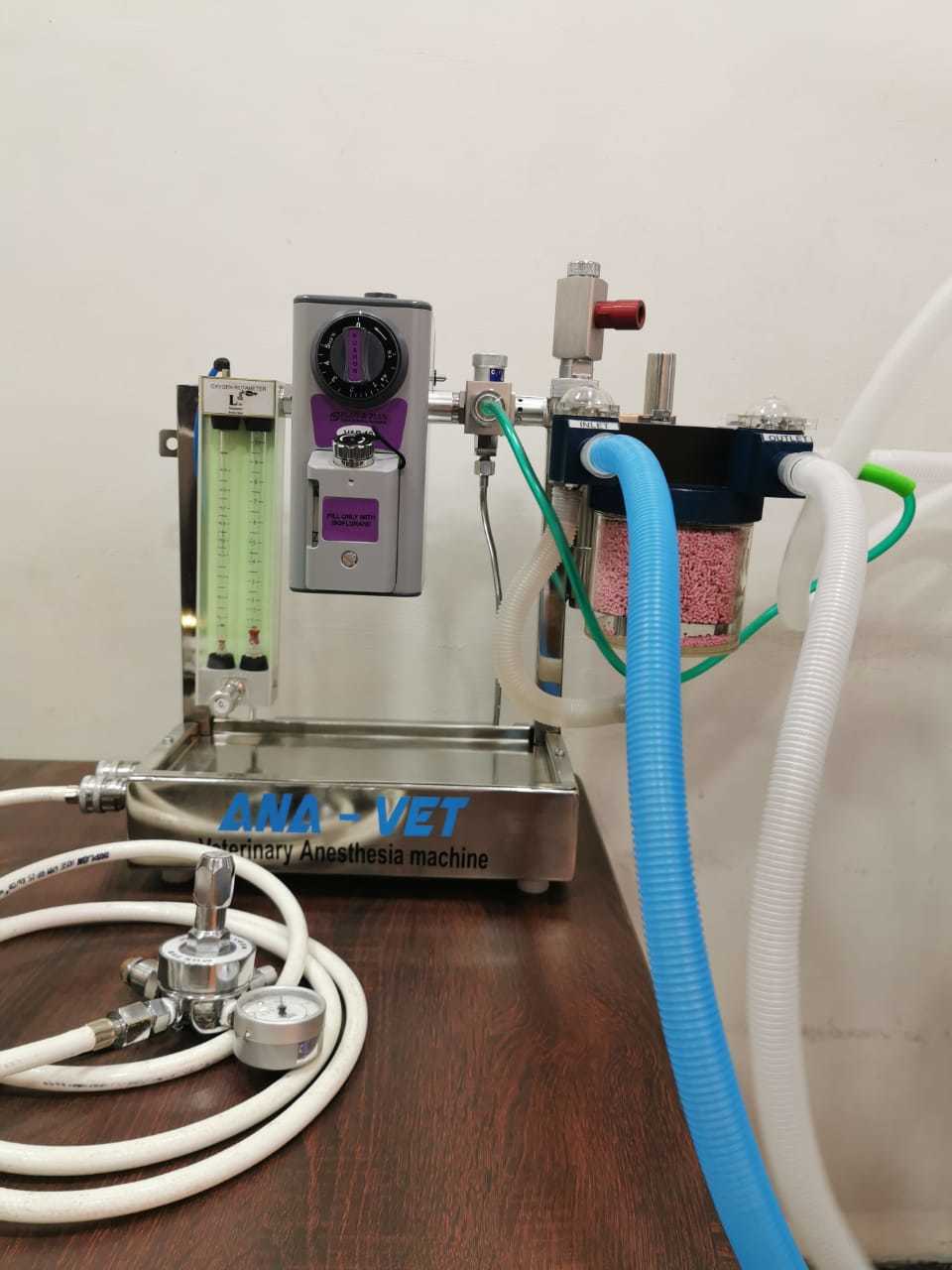 Veterinary Anesthesia Machine - Compact Stainless Steel Design | Ideal For Efficient Gas Anesthesia Delivery