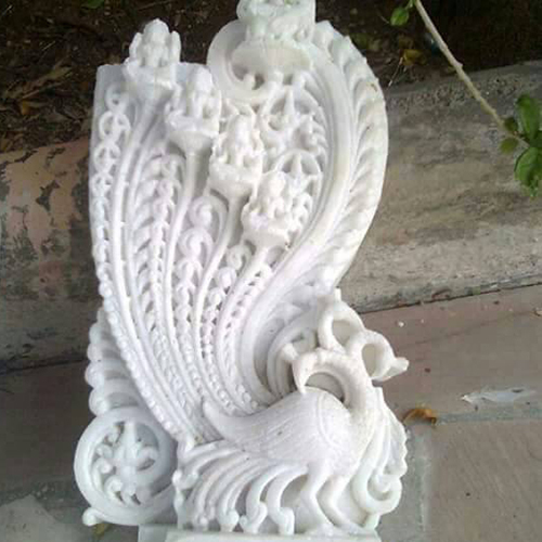 पोकॉक मार्बल स्टेच्यू