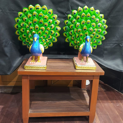 पोकॉक कपल स्टेच्यू