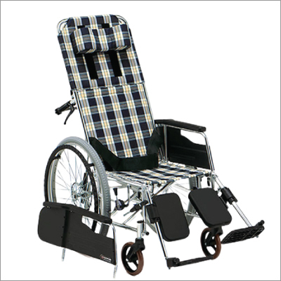 रीक्लाइनिंग व्हीलचेयर