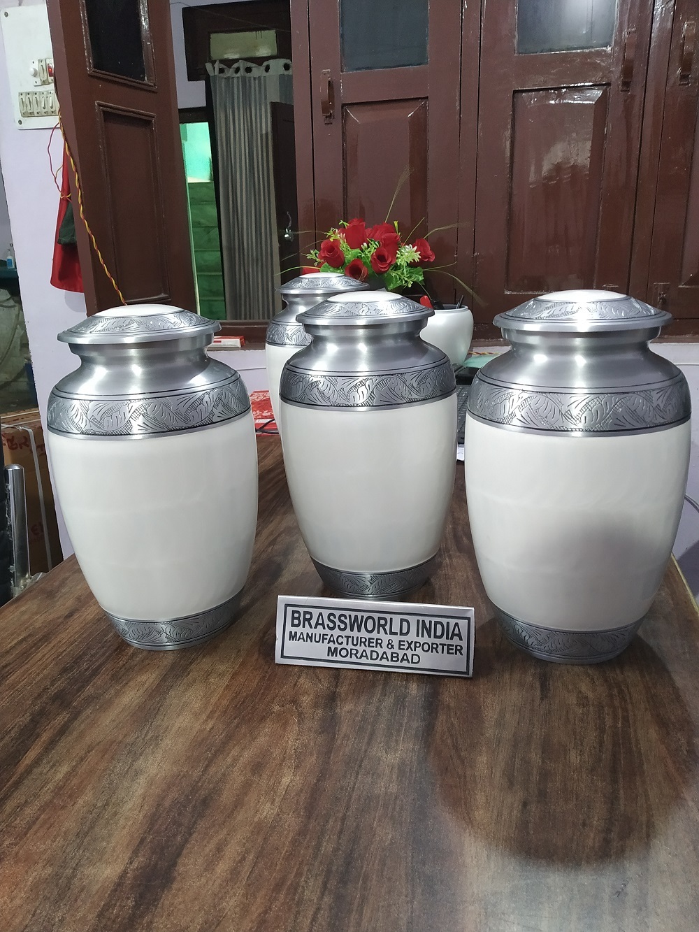 Aluminium White Urn With Silver Engraved Funeral Supplies