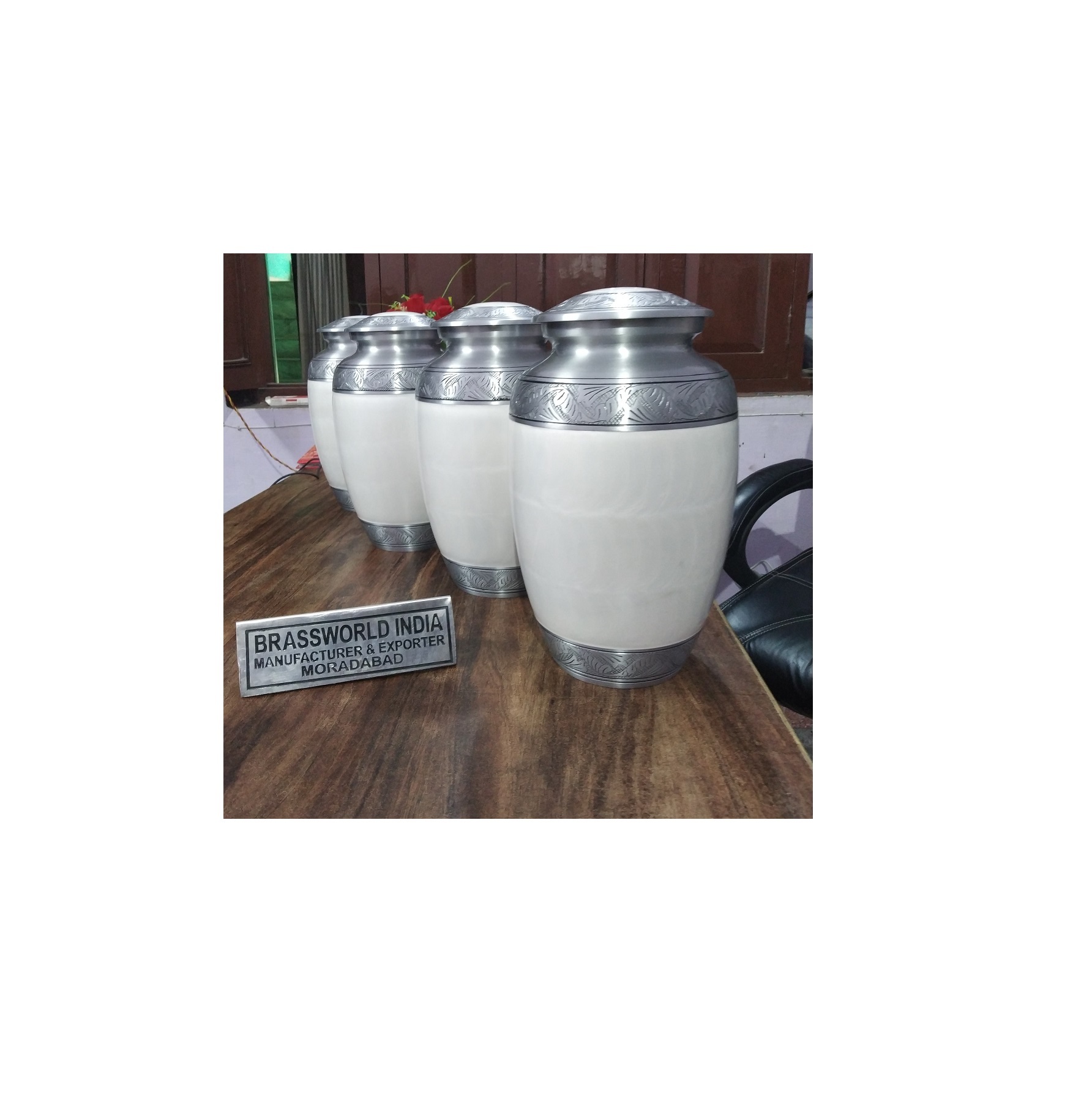 Aluminium White Urn With Silver Engraved Funeral Supplies