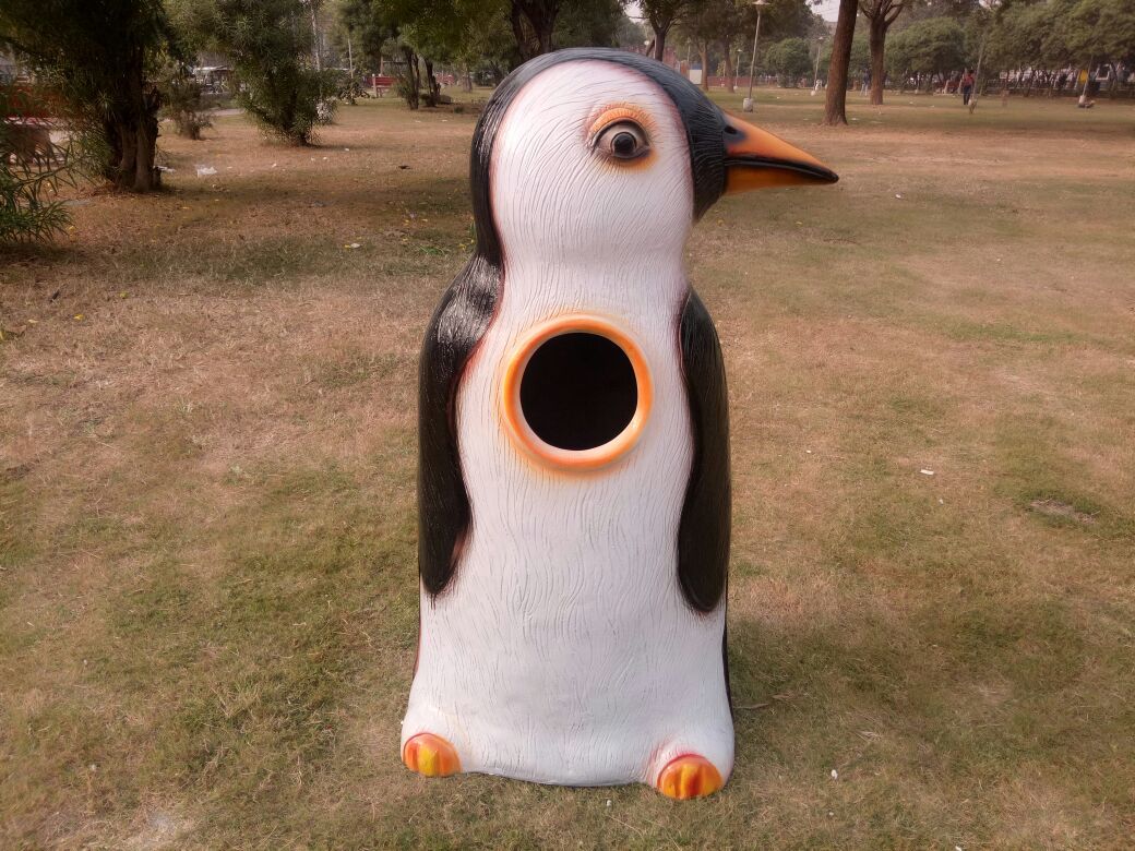 Cartoon Dustbin Capacity: 80-100 L Liter/day