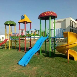Outdoor Multi Play Station - Material: Fiber