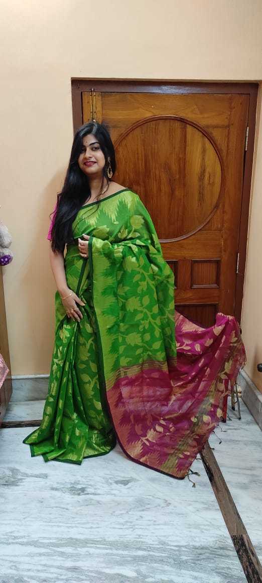 Swarnalata Saree - Cotton Silk, Maroon Color, Woven Pattern | Lightweight, High Strength, Perfect Party Wear, Includes Blouse Piece
