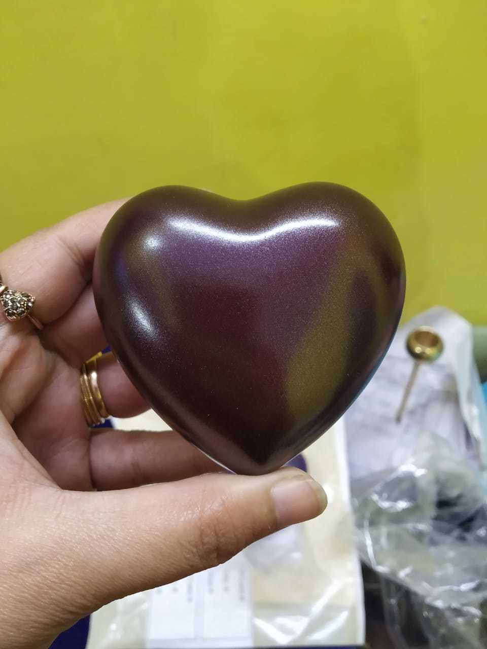 White Heart With Silver Engraved Urn Funeral Supplies