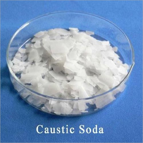 Caustic Soda - Industrial Grade Opaque White Flake, 2.13 g/cm³ Density, 1000 g/L Water Solubility at 25°C , Versatile for Various Applications