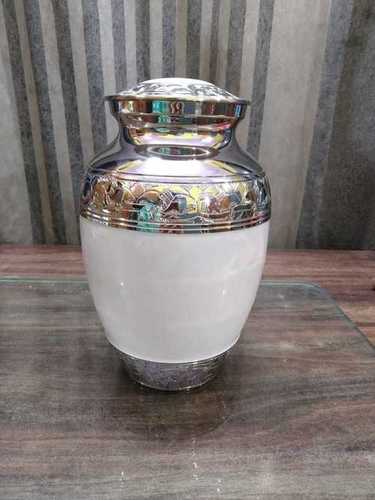 हस्तकला अंत्येष्टि स्मारक कलश में मानव राख के लिए एल्यूमीनियम सफेद अंतिम संस्कार कलश