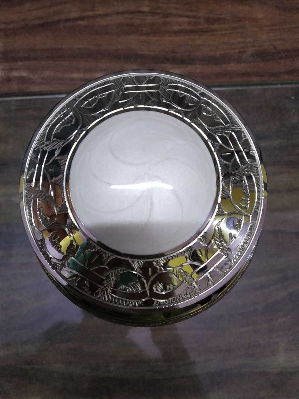 Aluminium White Crtemation Urn For Human Ashes In Handicrafted Funeral Memorial Urn