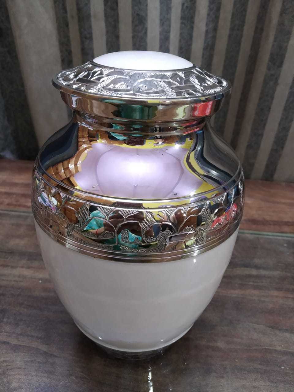 Aluminium White Crtemation Urn For Human Ashes In Handicrafted Funeral Memorial Urn