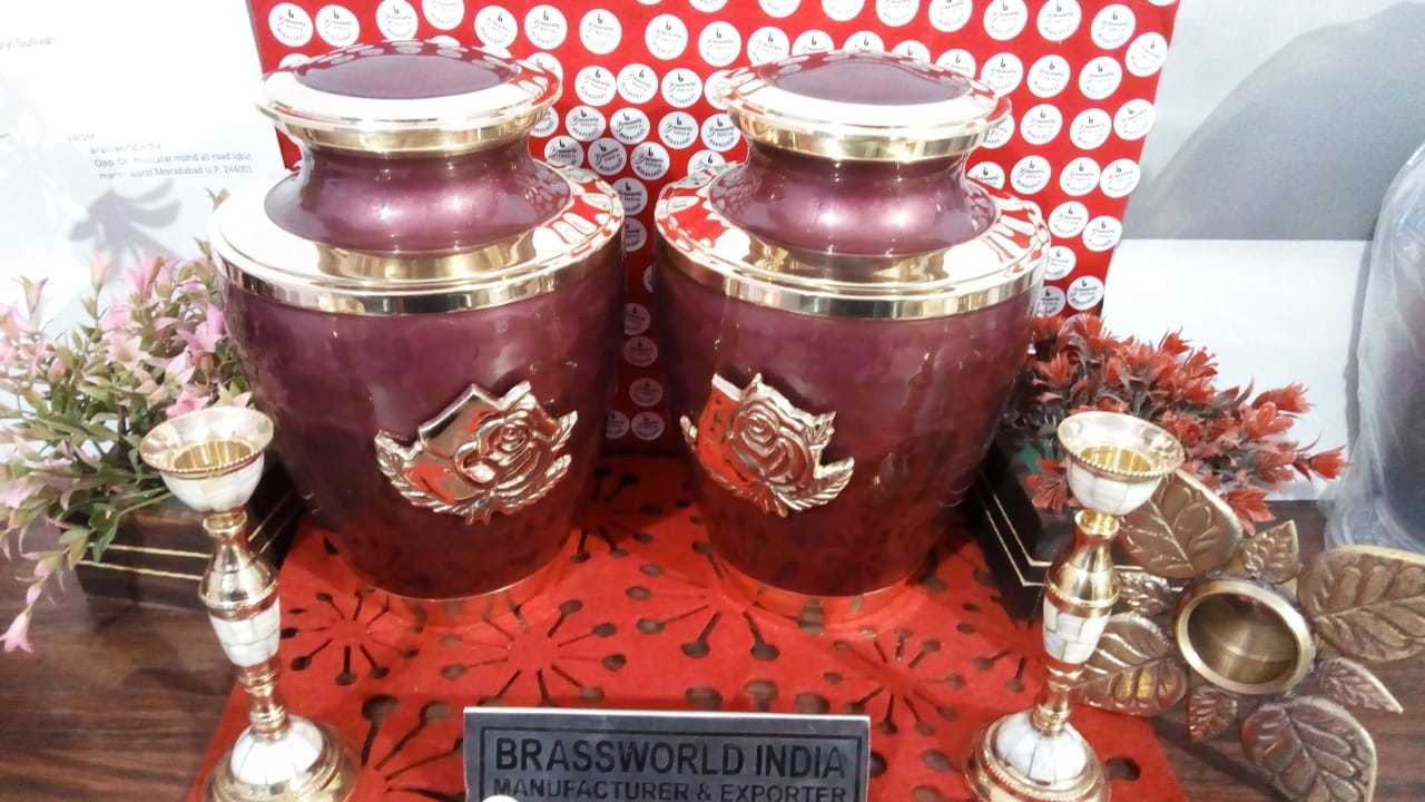 Brass Beautifully Front Rose Engraved Cremation Urn Funeral Supplies