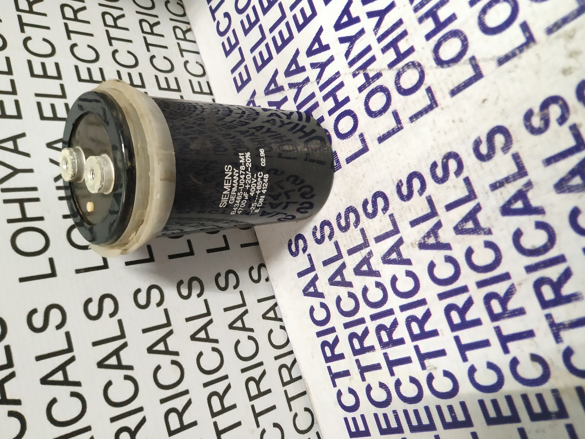 Siemens Capacitor B43465-u0478-mi - 400v, 50 Hz | Ip67 Protection, 1 Year Warranty, Industrial Application