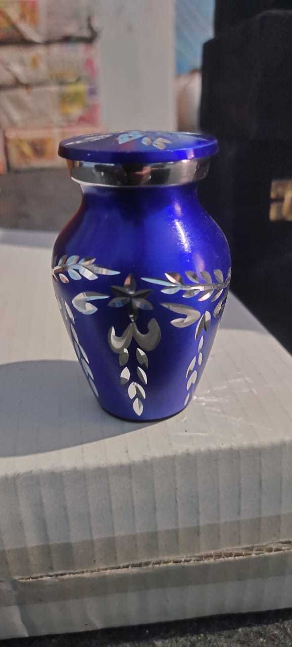 Aluminium Diamond Cut Leaves Engraved Keepsake Urn