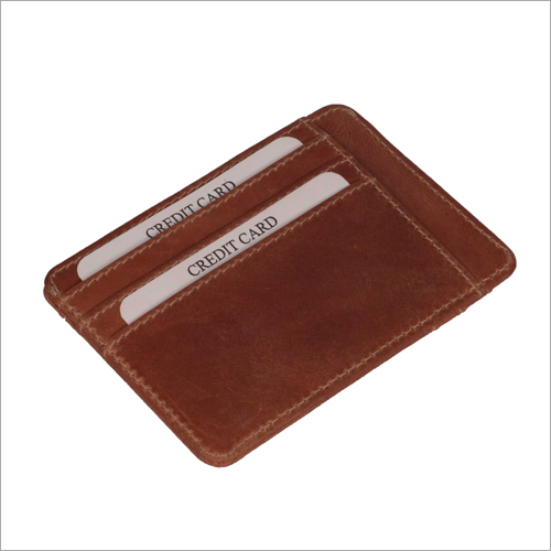 ब्राउन कलर क्रेडिट कार्ड होल्डर