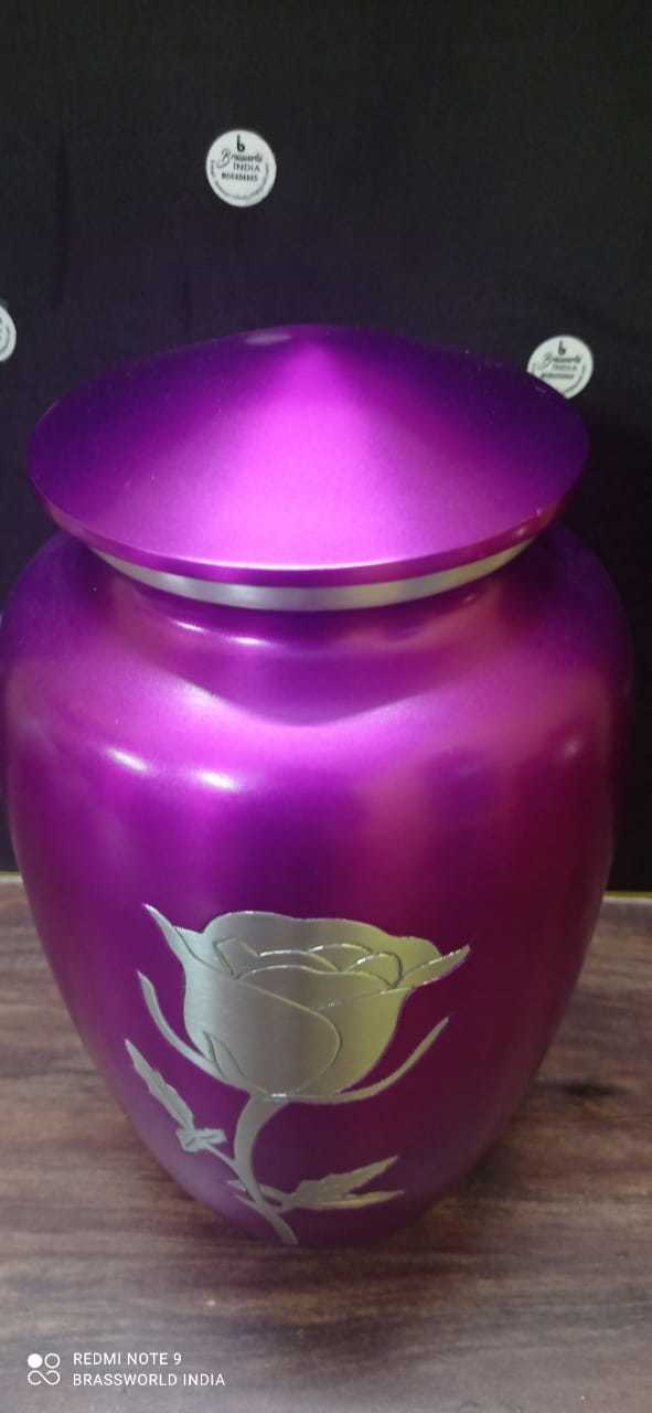 Iron Engraved Cremation Urn With Golden Cross Funeral Supplies