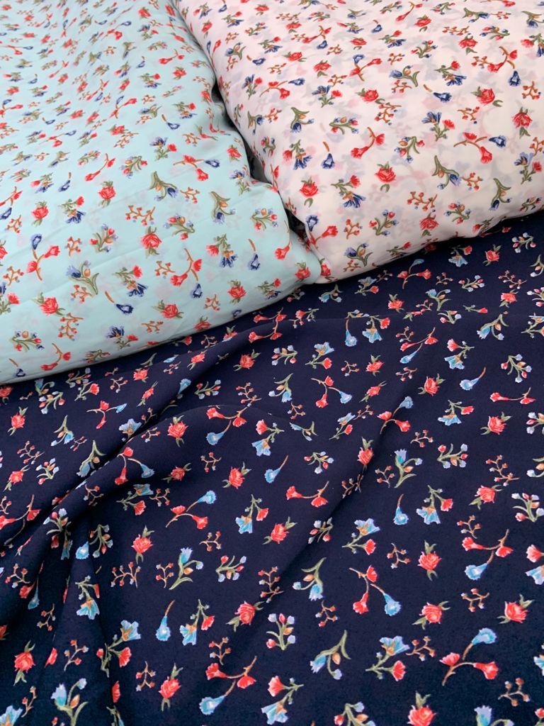 Digital Printed Fabr - 100% Polyester, Big Width Fabric, Available In Different Colours, Exceptionally Soft & Light In Weight For Garments Industries