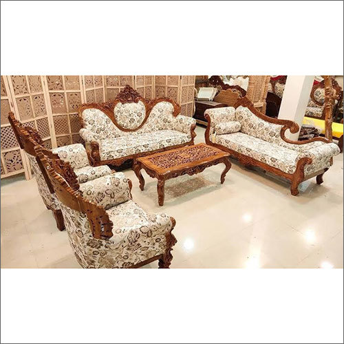 कार्विंग हार्ट शेप सोफा