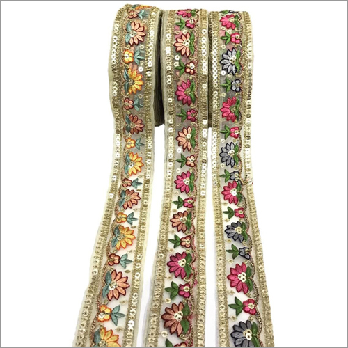 देवियों पुष्प डिजाइन फीता