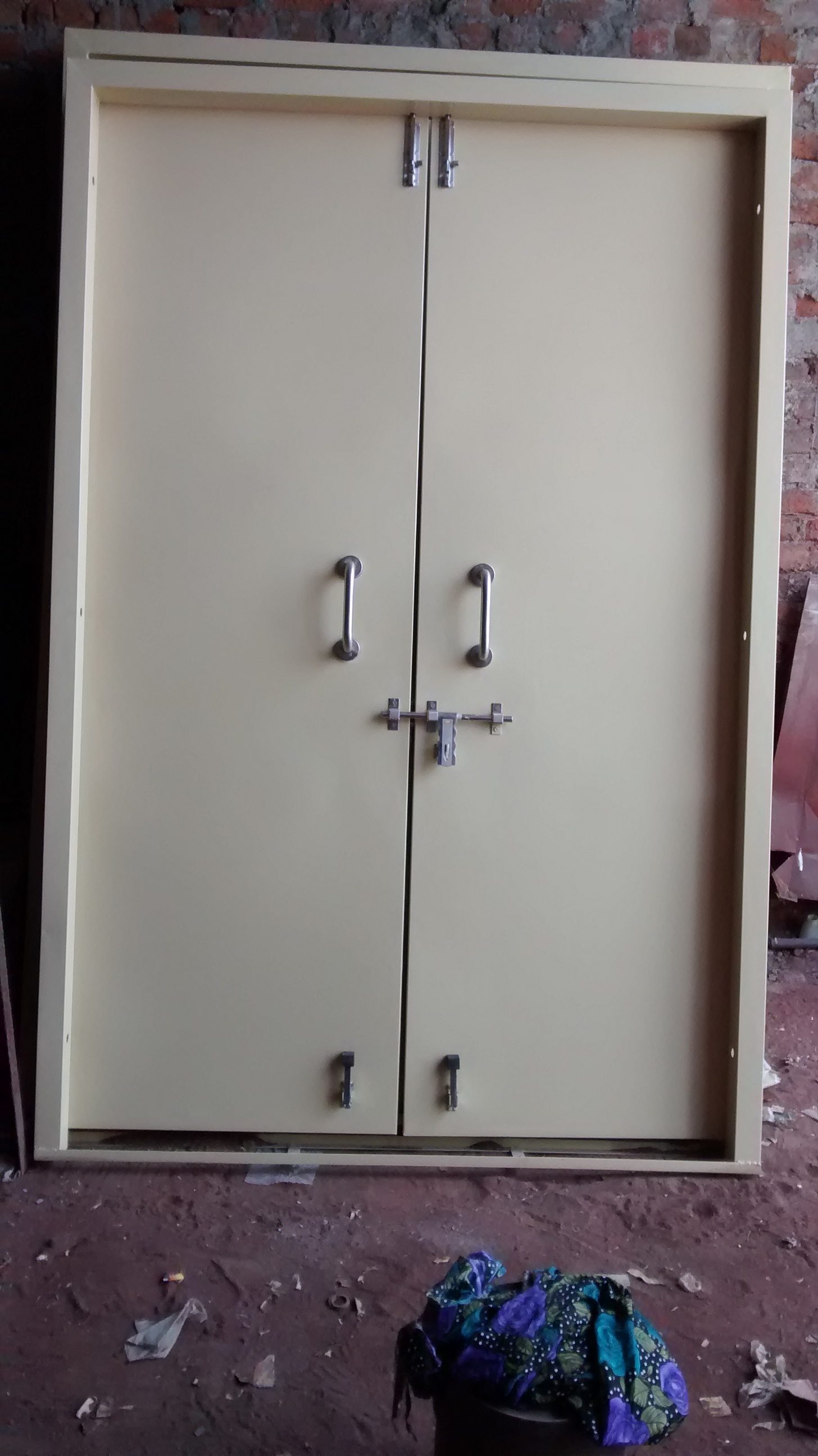 Hmps Door - Galvanized Steel Frame 1.2mm/1.6mm, 46mm Thick Honeycomb Infill | Custom Designs, Fire Rated Functionality, D-type Handle, Vision Panel Option