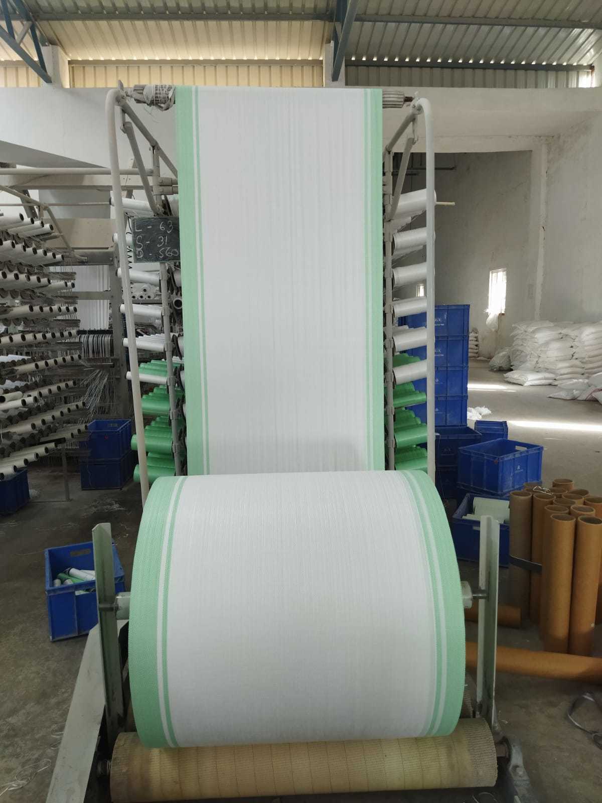 Pp Woven Fabric Rolls - 12 To 36 Inch, White Pp Woven Fabric, Exceptionally Soft & Washable, Plain And Printed Patterns