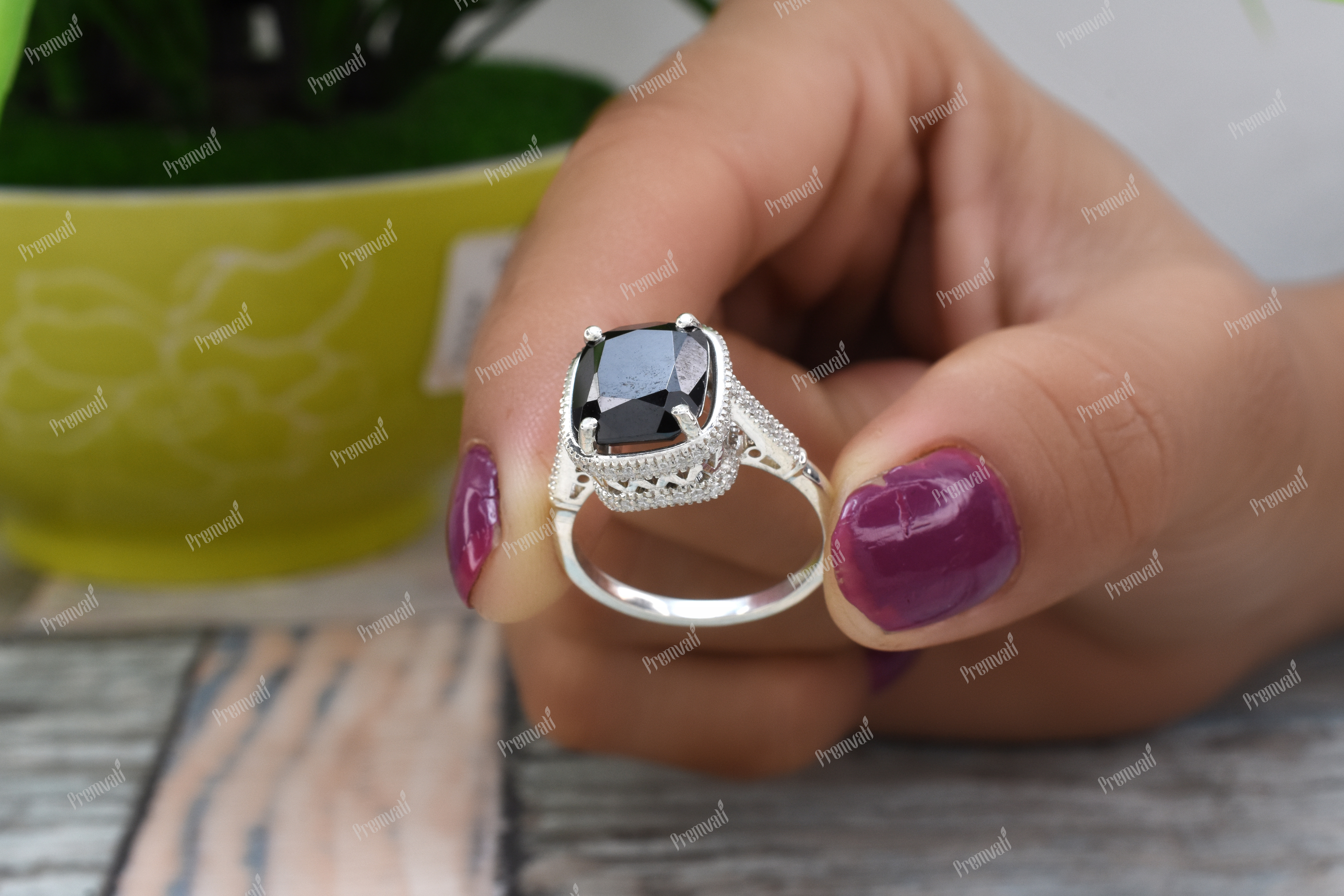 Moissanite Ring Diamond Clarity: Vvs1