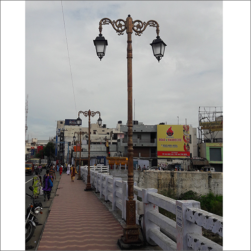 कास्ट लैंप पोस्ट