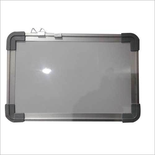 चुंबकीय सफेद बोर्ड