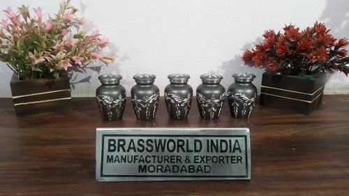 ब्रास न्यू डायमंड कट लीव्स कीपसेक कलश अंतिम संस्कार की आपूर्ति