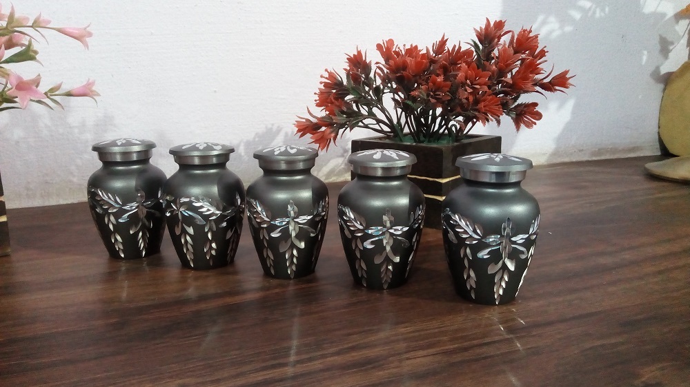 Brass New Diamond Cut Leaves Keepsake Urn Funeral Supplies