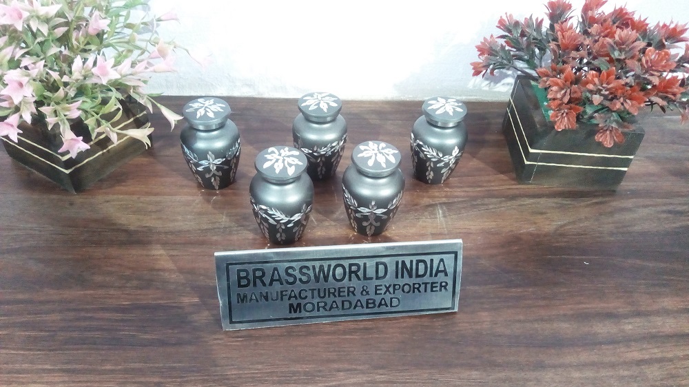 Three Band Keepsake Urn With Heart Keepsake Urn Funeral Supplies